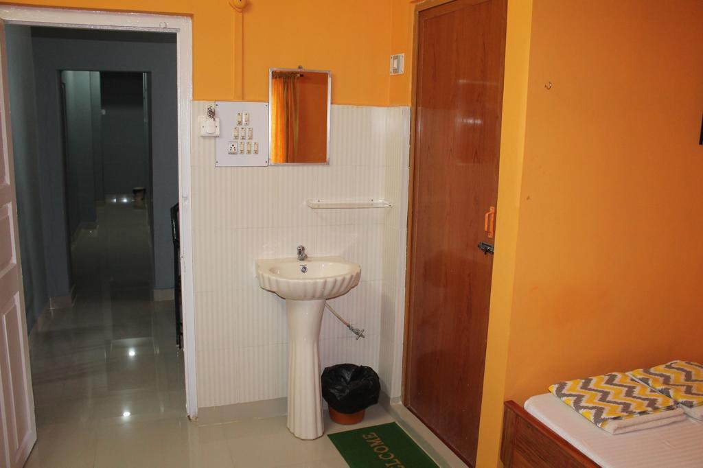 Aashiaanaa Residency Inn Port Blair Ruang foto